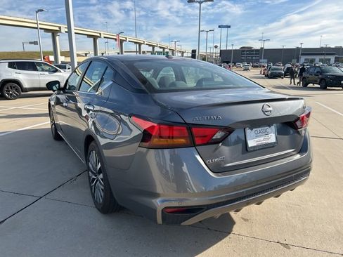 Used 2024 Nissan Altima 2.5 SV image 6
