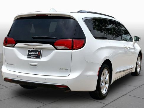 Used 2020 Chrysler Pacifica Limited w/ Advanced Safetytec Group FWD image 13