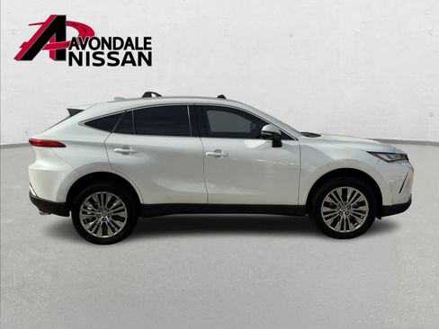 Used 2023 Toyota Venza XLE image 8