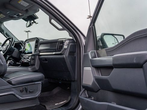 Used 2022 Ford F150 Lariat AWD/4WD image 12