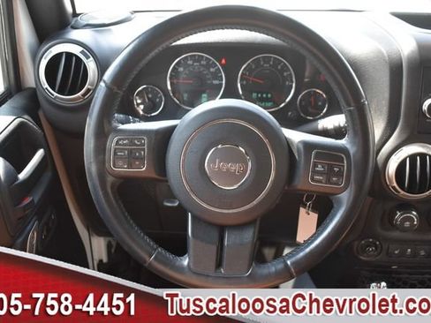 Used 2018 Jeep Wrangler Unlimited Sahara w/ Connectivity Group AWD/4WD image 25