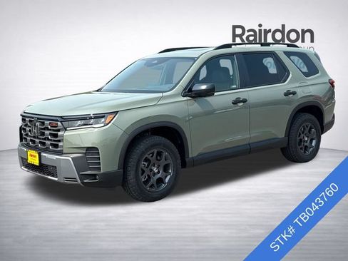 Used 2026 Honda Pilot TrailSport image 3