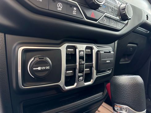 Used 2019 Jeep Wrangler Unlimited Sport S image 52