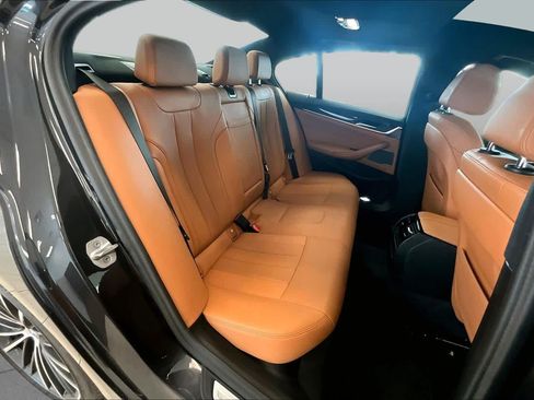 Used 2023 BMW 530i w/ Premium Package RWD image 18