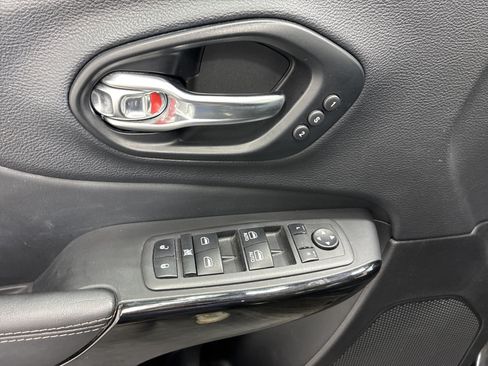 Certified 2023 Jeep Cherokee Altitude Lux w/ Lux Elite Package AWD/4WD image 19