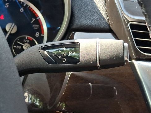 Used 2015 Mercedes-Benz GL 450 4MATIC image 28