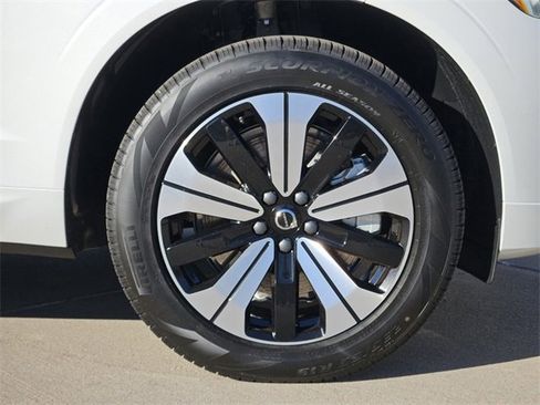 Used 2025 Volvo XC60 T8 Core w/ Climate Package image 15
