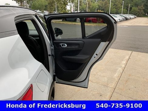 Used 2020 Volvo XC40 T5 R-Design AWD/4WD image 18