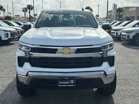 Used 2025 Chevrolet Silverado 1500 LT RWD image 9