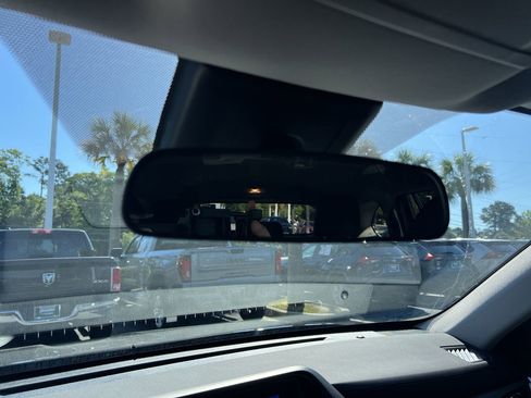 Used 2023 Toyota Highlander L FWD image 27