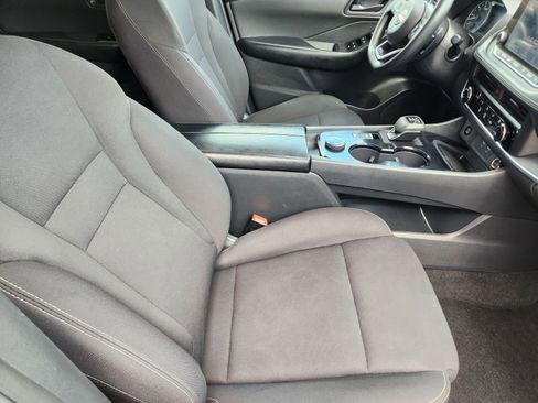 Used 2024 Nissan Rogue S AWD/4WD image 15
