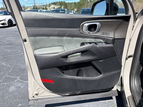 Used 2024 Kia Sorento SX Prestige w/ Sage Leather Package image 8