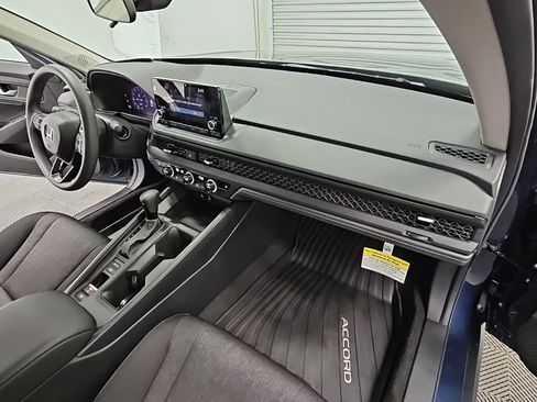 Used 2025 Honda Accord SE image 36