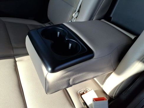 Used 2023 Ford Explorer Limited image 34