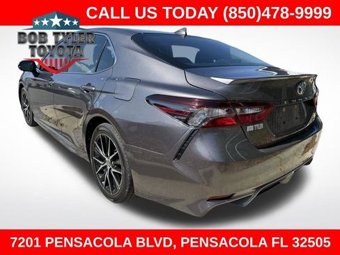Used 2024 Toyota Camry SE image 1