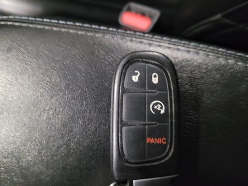 Used 2020 Jeep Cherokee Latitude Plus w/ Cold Weather Group image 32