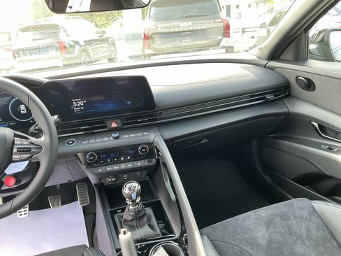 New 2025 Hyundai Elantra N image 18