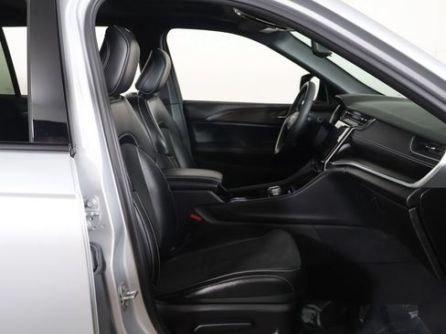 Used 2023 Jeep Grand Cherokee L Laredo AWD/4WD image 28
