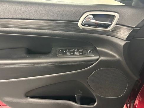 Used 2022 Jeep Grand Cherokee Laredo X RWD image 20