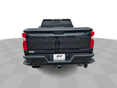 Used 2022 Chevrolet Silverado 2500 LTZ w/ LTZ Plus Package image 8
