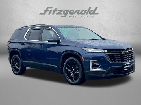 Used 2023 Chevrolet Traverse LT image 1