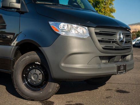 New 2025 Mercedes-Benz Sprinter 2500 image 14