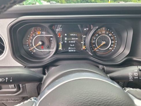 Used 2025 Jeep Wrangler Unlimited Sahara AWD/4WD image 20