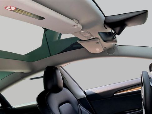 Used 2023 Tesla Model 3 Standard Range RWD image 18