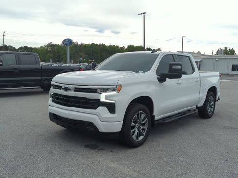 Used 2025 Chevrolet Silverado 1500 RST w/ Max Trailering Package AWD/4WD image 9