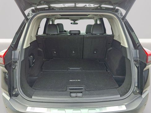Used 2021 Nissan Rogue Platinum FWD image 26