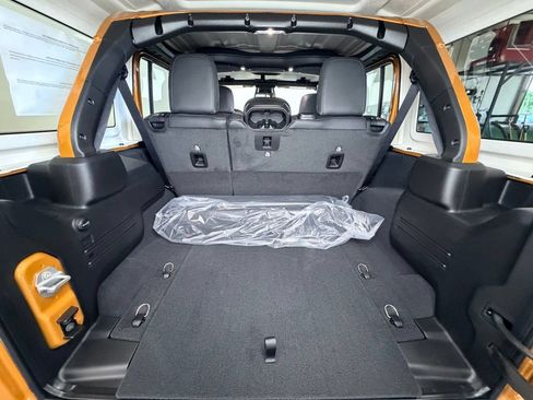 New 2026 Jeep Wrangler Unlimited Sahara AWD/4WD image 7