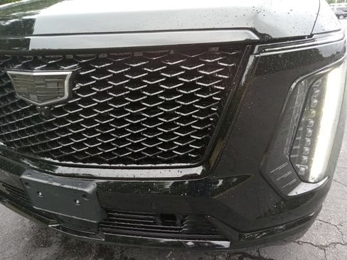 Used 2026 Cadillac Escalade ESV Sport w/ LPO, ONYX Package AWD/4WD image 7