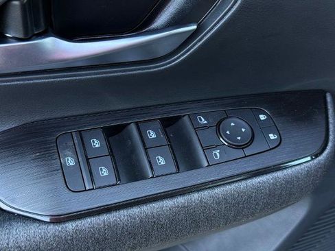 New 2026 Nissan Kicks SV w/ Interior Electronics Package FWD image 18
