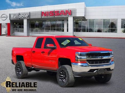 Used 2018 Chevrolet Silverado 1500 LT AWD/4WD image 1