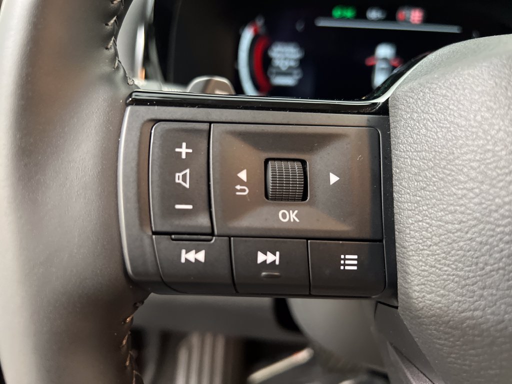 Used 2026 Nissan Pathfinder SL FWD image 53