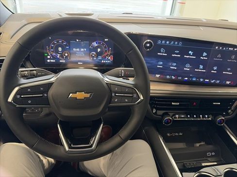 New 2026 Chevrolet Suburban Premier image 16