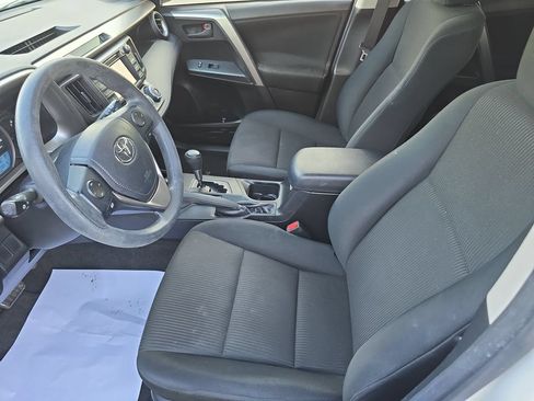 Used 2016 Toyota RAV4 LE FWD image 13