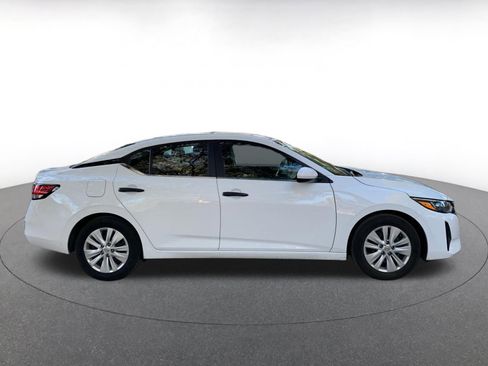 Used 2025 Nissan Sentra S image 8