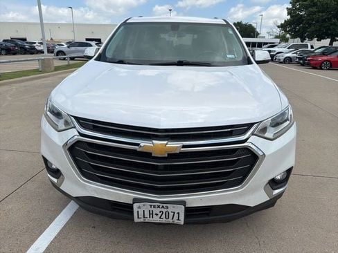 Used 2018 Chevrolet Traverse LT FWD image 2