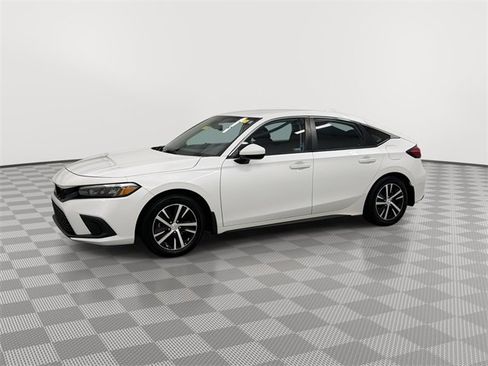 Used 2023 Honda Civic LX image 5