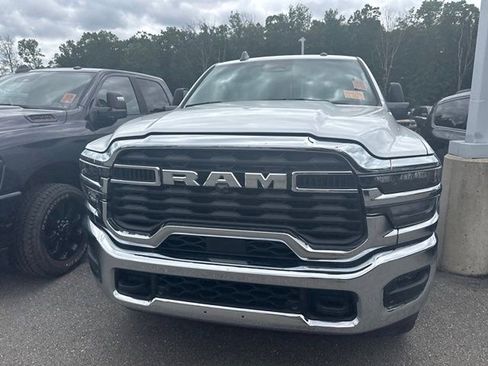 Used 2026 RAM 2500 Big Horn AWD/4WD image 3