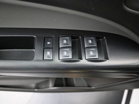 Used 2022 Chevrolet Colorado W/T image 11