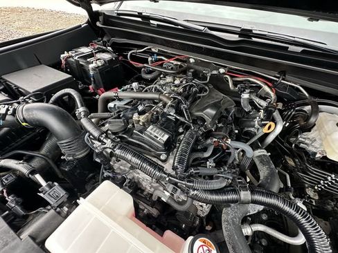 Used 2025 Toyota Tacoma SR image 29