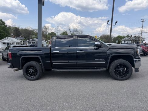 Used 2018 GMC Sierra 1500 SLT AWD/4WD image 3