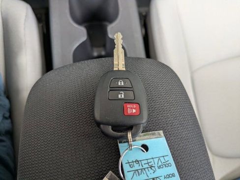 Used 2026 Toyota Corolla Cross L image 28