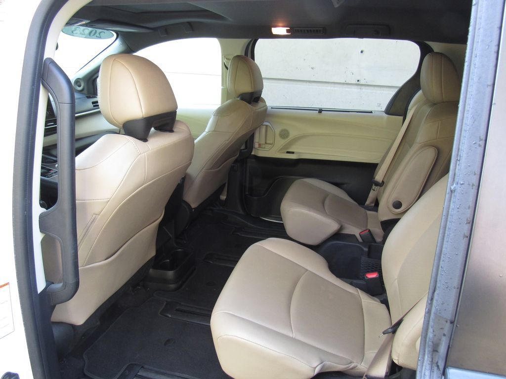 Certified 2023 Toyota Sienna XLE w/ XLE Plus Package AWD/4WD image 15