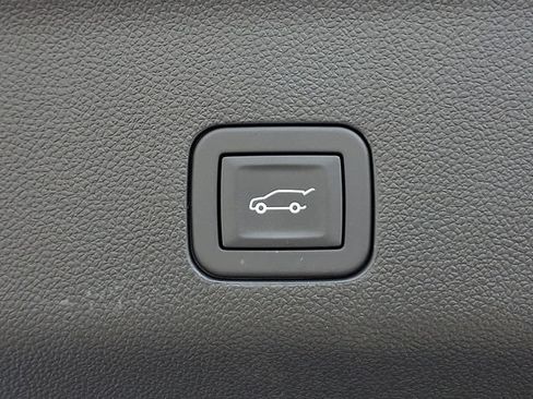 Used 2026 GMC Yukon AT4 AWD/4WD image 31