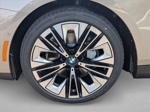 New 2026 BMW i5 eDrive40 AWD/4WD image 10