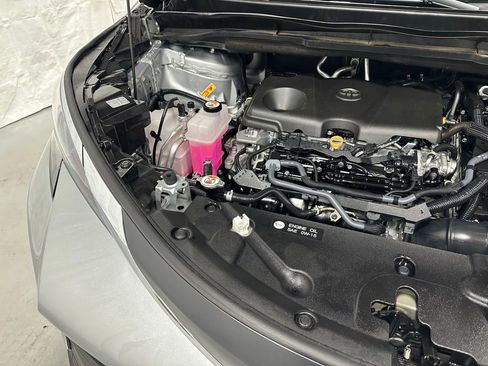 Used 2025 Toyota Sienna LE image 71