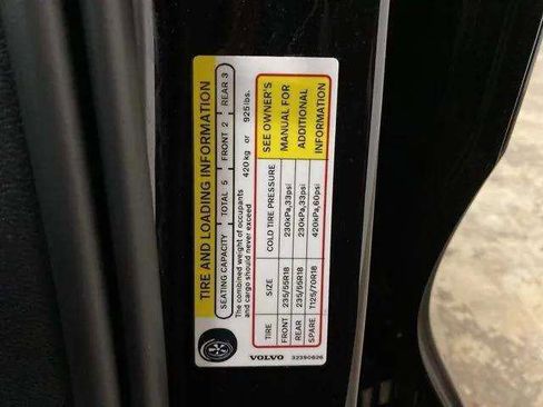 Used 2025 Volvo XC40 B5 Core image 86